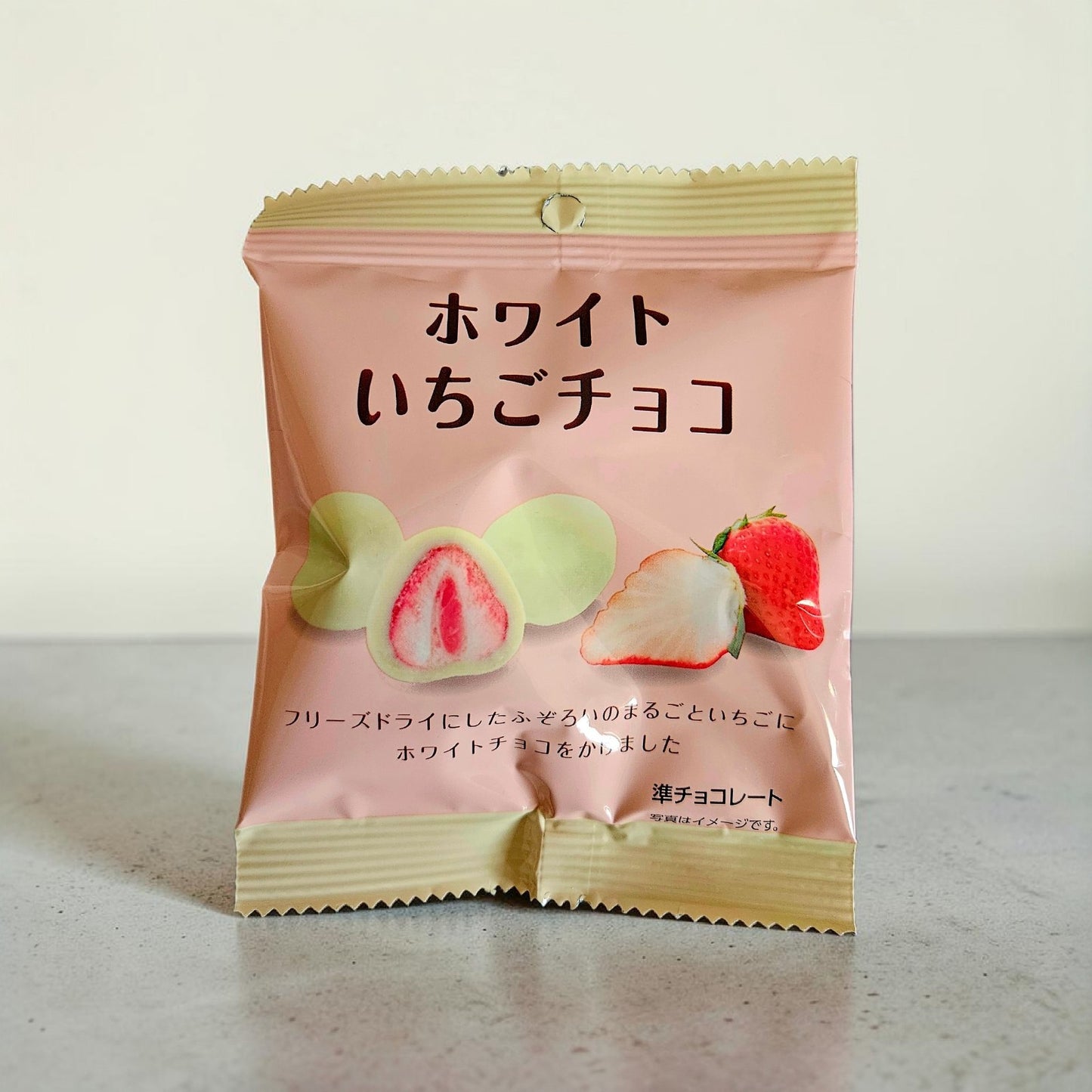 You-Ka |Japan | Strawberry with White Chocolater Coating 25g